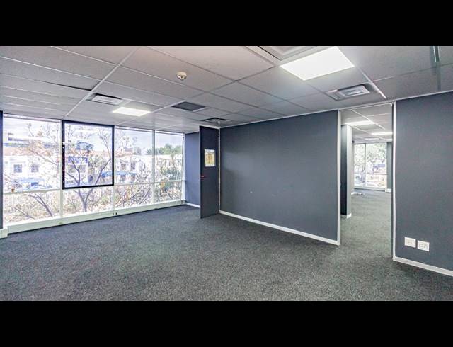 242M² OFFICE TO LET IN FERNDALE